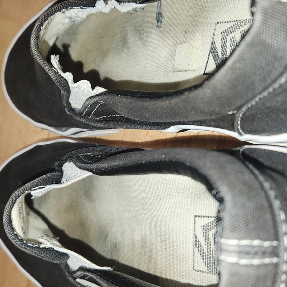 Vans - Picture 6 of 7